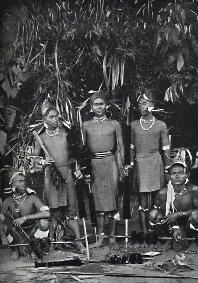 Angami Nagas en tenue complète - Bourne and Shepherd