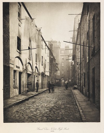 Broad Close No. 167 High Street, de The Old Closes and Streets of Glasgow - British School