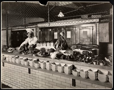 Exposition de viande froide dans la cuisine de l