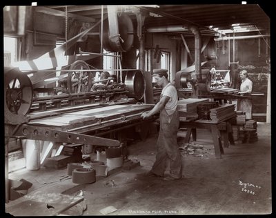 Hommes travaillant dans l