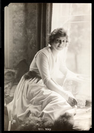 Portrait de Hazel Dawn, c.1915 - Byron Company