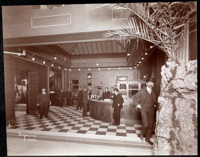 Le hall et le bureau d