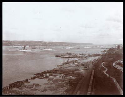 Vue des navires de guerre américains dans la rivière Hudson lors de la visite du Prince Louis de Battenberg, 1905 - Byron Company