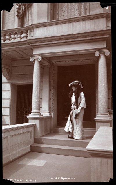 Virginia Harned (Mme E.H. Sothern, 1ère) c.1902 - Byron Company