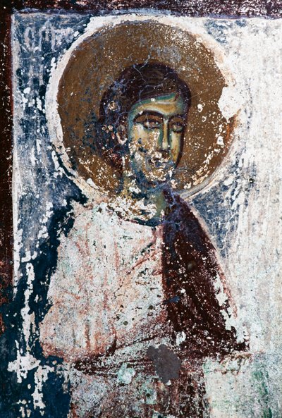 Figure de saint, fresque dans l