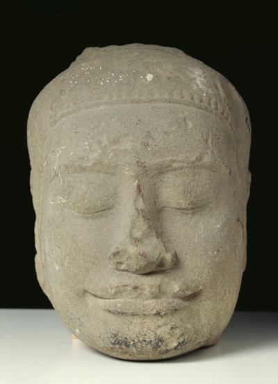 Tête de Bouddha aux yeux fermés, Angkor - Cambodian School