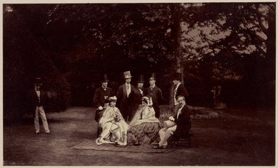Groupe de leurs Altesses Royales la Princesse Clémentine de Saxe Cobourg Gotha, ses fils et sa fille, le Duc d