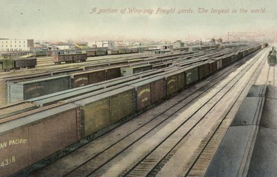 Une partie de la gare de triage de Winnepeg, la plus grande du monde, Canada (photo couleur) - Canadian Photographer