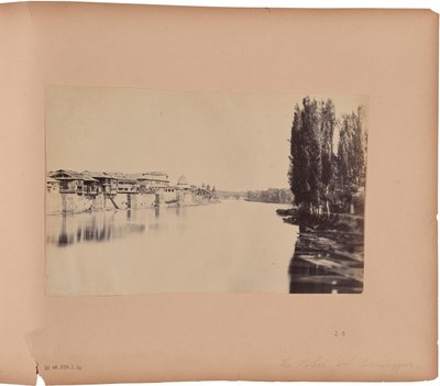 Le palais, etc., depuis le 1er pont - Srinugur - Capt. Melville Clarke