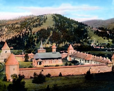 Roumanie, Bucovine, monastère de Sucevita dans la vallée du ruisseau Sucevita, vers 1920 - Carl Simon