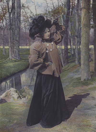 Femme dans un parc à Paris - Carle de Mazibourg