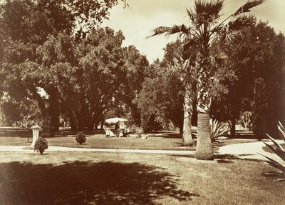 [Thurlow Lodge - Tentes et groupes familiaux]. - Carleton Watkins