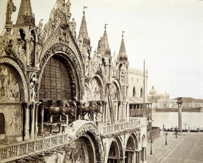 Les chevaux de la Basilique Saint-Marc à Venise - photographie par C. Naya - Carlo Naya