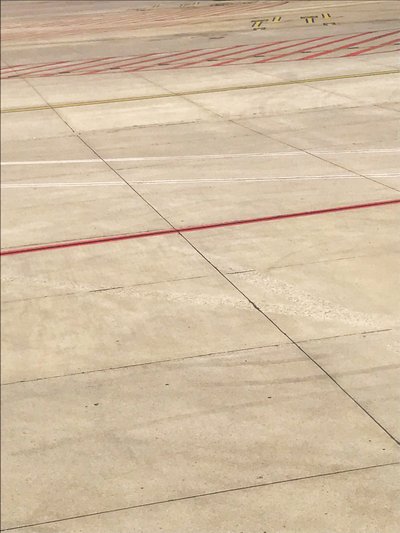 Composition - Tarmac, 2019 (photo) - Cécile Jamet