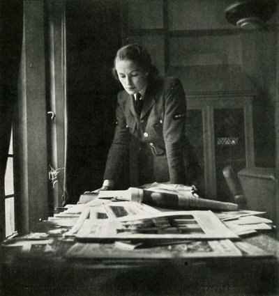 Dans la salle de lecture, vers 1943 - Cecil Beaton