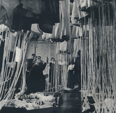 Métier à tisser de la vie testant des parachutes pour la Fleet Air Arm, 1941 - Cecil Beaton
