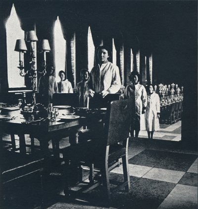 Stewards de vin Wren dans la salle de banquet du Grand Wren, 1941 - Cecil Beaton