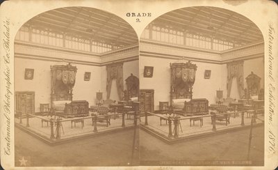 Exposition de meubles de Herts & Co. - Bâtiment principal (photo n/b) - Centennial Photographic Co.