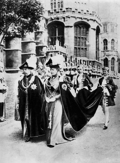 Le roi George V et la reine Mary en robes des Chevaliers de la Jarretière, Windsor, 1937 - Central Press