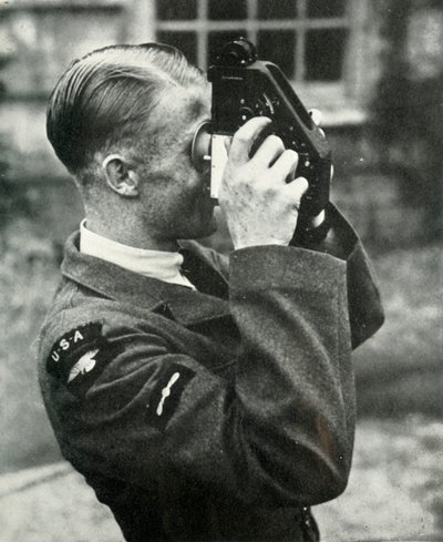Aviateur apprenant la navigation pendant la Seconde Guerre mondiale - Charles Brown