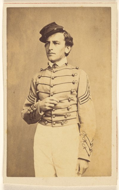 [Soldat non identifié de la guerre de Sécession portant une casquette, dans une attitude quasi-napoléonienne]. - Charles DeForest Fredricks