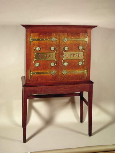 Cabinet Chaucer de Kelmscott, conçu par C.F.A. Voysey et fabriqué par F. Coote, 1899 - Charles Francis Annesley Voysey