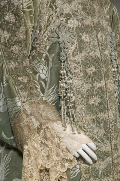 Manteau de soirée de Bertha Palmer, c.1902 (détail de la manche) - Charles Frederick Worth