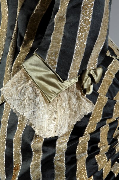 Robe de soirée, vers 1884 (détail du bras) - Charles Frederick Worth