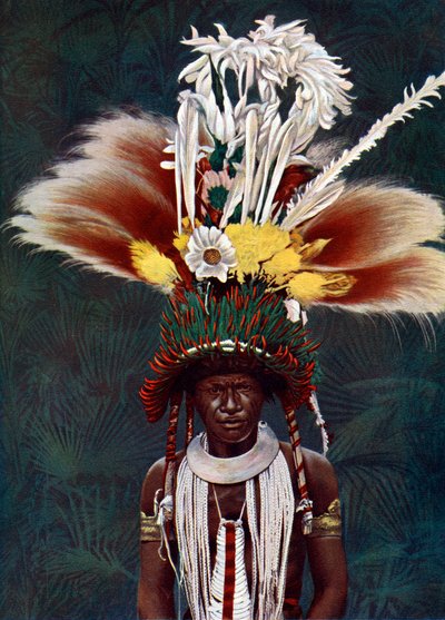 Un chef Roro habillé pour une danse cérémoniale, Papouasie-Nouvelle-Guinée, 1920 - Charles Gabriel Seligman