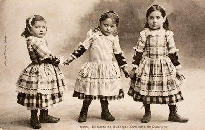 Enfants de Guengat, Finistère, Bretagne, France - Augustus Kollner