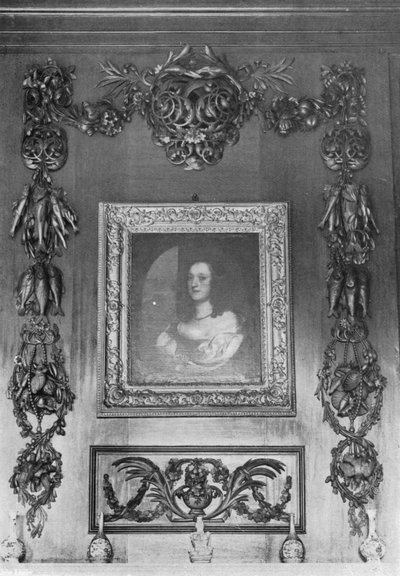 Sculptures au-dessus de la Cheminée du Hall - Charles Latham
