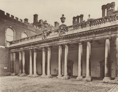 Palais de Hampton Court, colonnade vers l