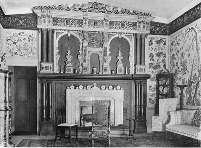 Dans le Salon - Charles Latham