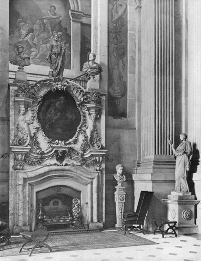 La cheminée dans le hall - Charles Latham