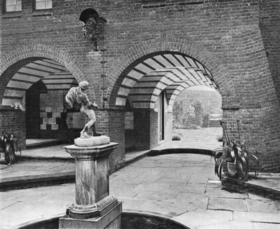 La cour de la fontaine - Charles Latham