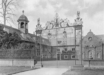 La Cour Ouest - Charles Latham