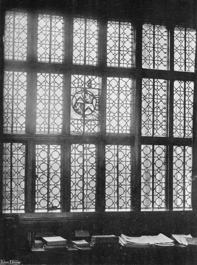 Fenêtre dans le Grand Hall - Charles Latham