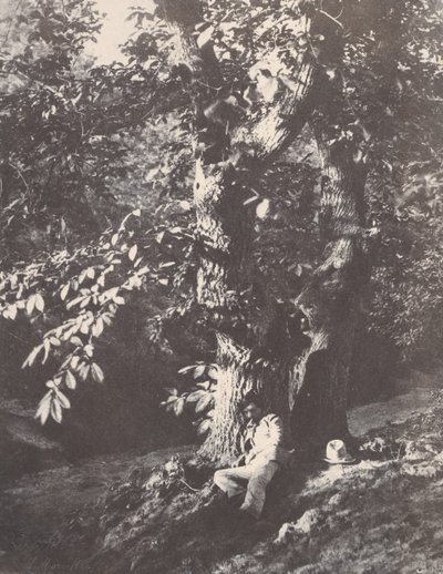 Homme allongé au pied d