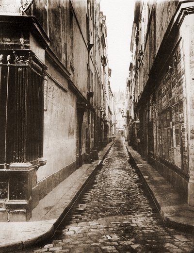 Rue Visconti à Paris prise depuis la rue de Seine. 6e arrondissement - Charles Marville