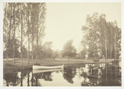 Sans titre, vers 1850. [Bateau sur un lac dans le Bois de Boulogne, un parc à Paris] - Charles Marville
