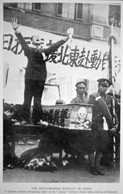 Un étudiant chinois dénonçant le Japon comme l