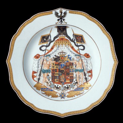 Assiette armoriée, période Qianlong (1736-95) vers 1755 - Chinese School