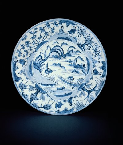 Plat bleu et blanc peint avec des pêcheurs dans une scène fluviale, Tianqi ou Chongzheng, 1620-30 (porcelaine) - Chinese School