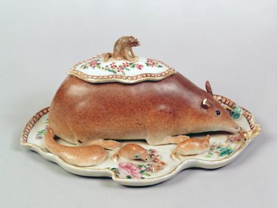 Tureen et couvercle en famille rose modelés en écureuil, période Chien Lung (1736-95) - Chinese School