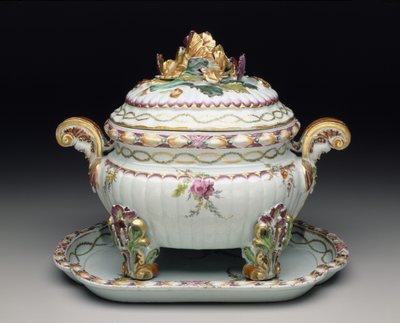 Soupière sur pied, vers 1775 - Chinese School