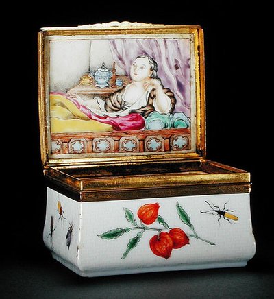 Une tabatière armoriée (porcelaine) - Chinese School Chinese School