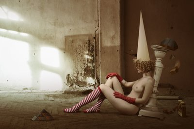 Chapeau conique « Surreal Nude » - Christine von Diepenbroek