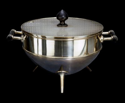 Argenterie : métal argenté et ébène par Christopher Dresser (1834-1904) Vers 1880 Paris, musée d