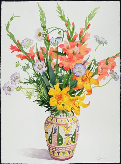 Fleurs orange et bleues dans un vase marocain - Christopher Ryland