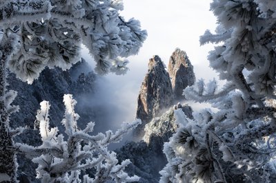 Les majestueux sommets hivernaux - Chuanxu Ren